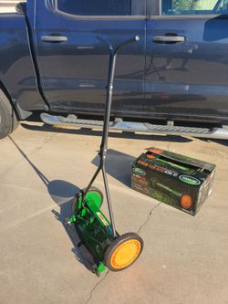 Scotts
Scott's 16 in. Manual Walk Behind Push Reel Lawn Mower