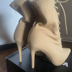 Women’s Heeled Booties Size 9 NEW Shoes