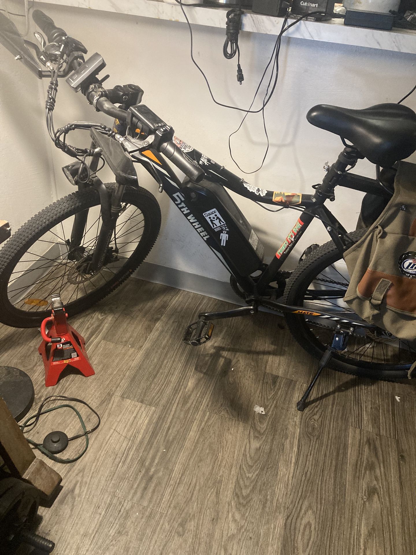 Fifth Wheel E-Bike