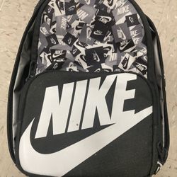 Nike Lunchbox 