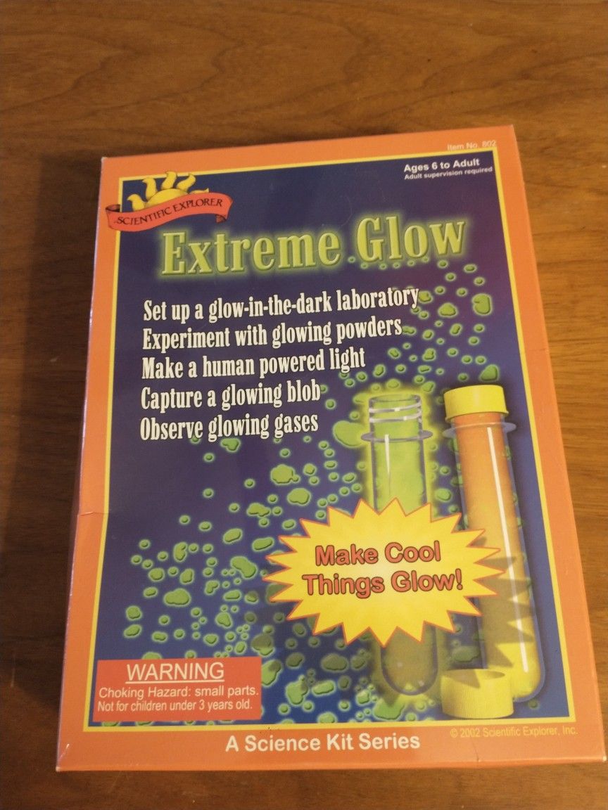 New scientific explorer extreme glow science kits