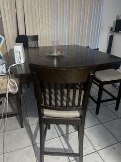 Sofa Love Seat With Dinner Set 2chsirs 2bench