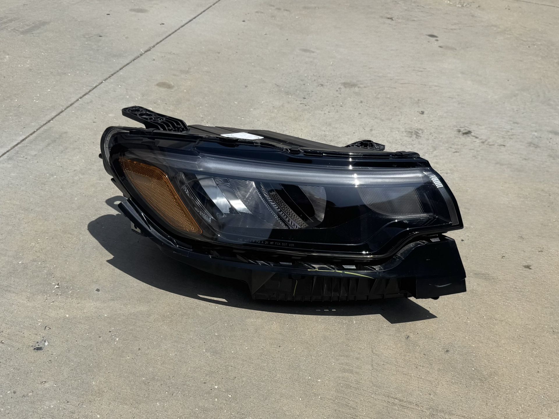 2022 - 2024 JEEP COMPASS RH PASSENGER SIDE HEADLIGHT OEM