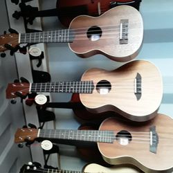 Brand New Koloa Ukulele Set 