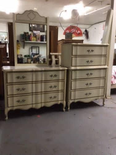3 Piece French Provincial Bedroom Set By Dixie For Sale