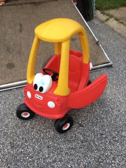 Kids Cousy car nice only $30 firm