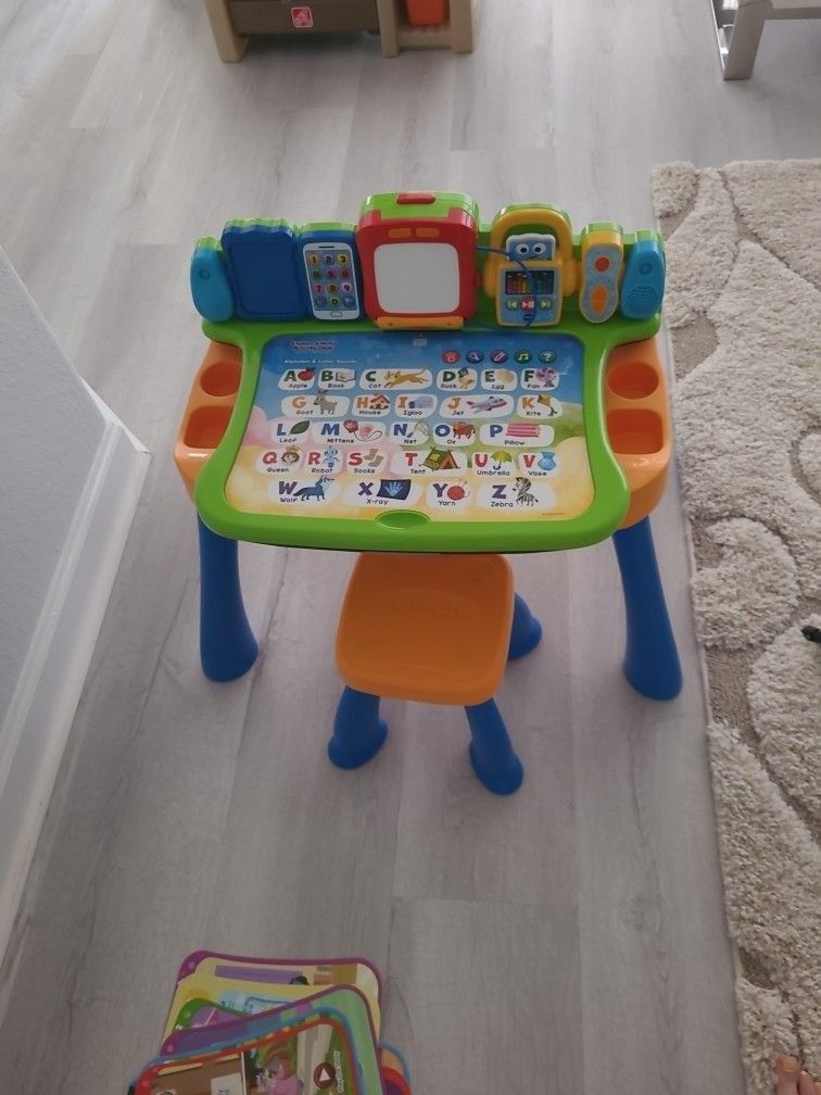Vtech Activity Desk Explore & Write With Additional Expansion Pack