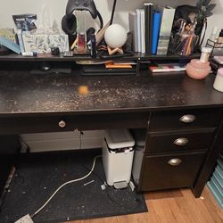 Desk!