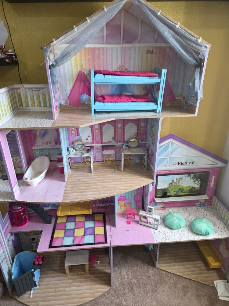 KidKraft Doll House - Slumber Party Wooden Mansion Home