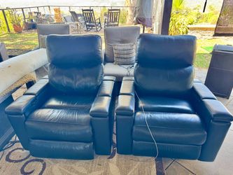 Set of 2 Leather Recliners