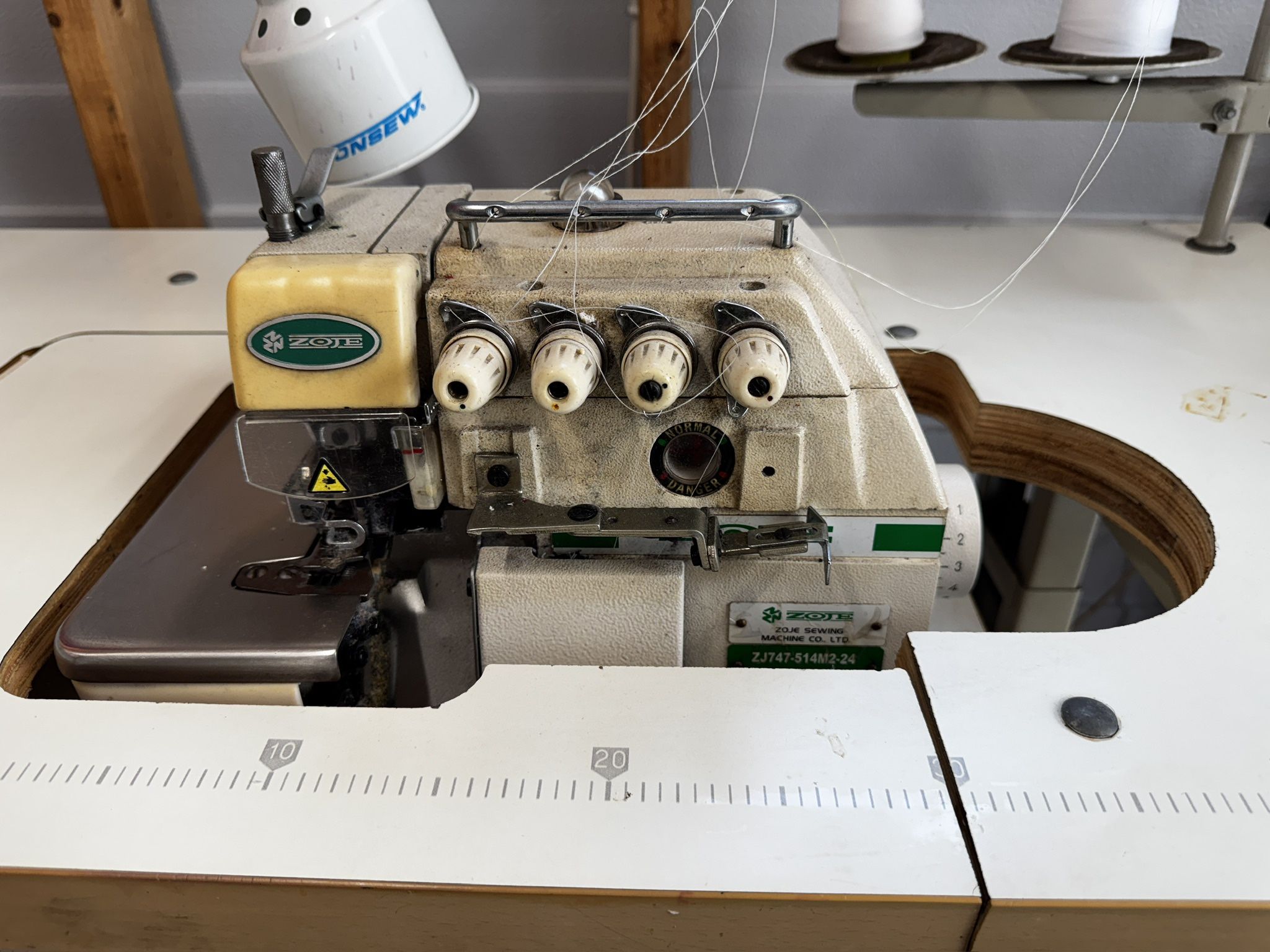 Industrial Overlock Sewing Machine ZOJE