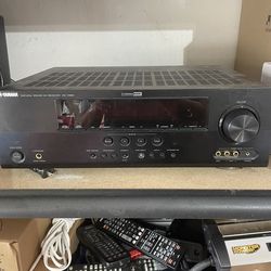 Yamaha RXV665 Surround Receiver