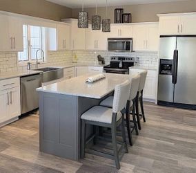 Custom Kitchen Cabinets
