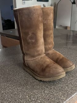 UGG Women’s Classic II Tall