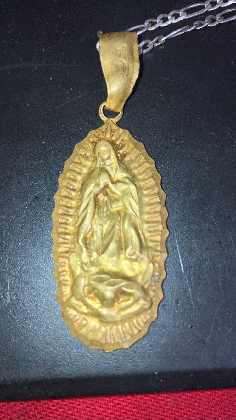 18k It’s Weights 13 Grams