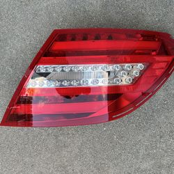 12-14 Mercedes W204 C250 C300 C350 Tail Light LED 
