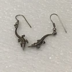 Unusual Lizard Earrings. Dangle Antique Silver Tone Earrings. 70's Vintage Costume Jewellery. Like New.