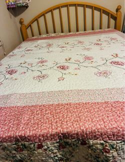 Bed frame size queen
