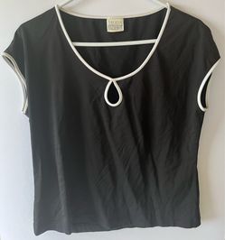 Moda International Keyhole Shirt Size Large