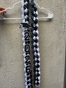 Black & White Graduation Lei - Adult