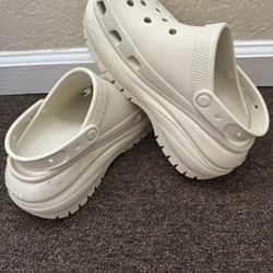 LIKE NEW/ Mega Crush Clog (Women’s Size 9) 