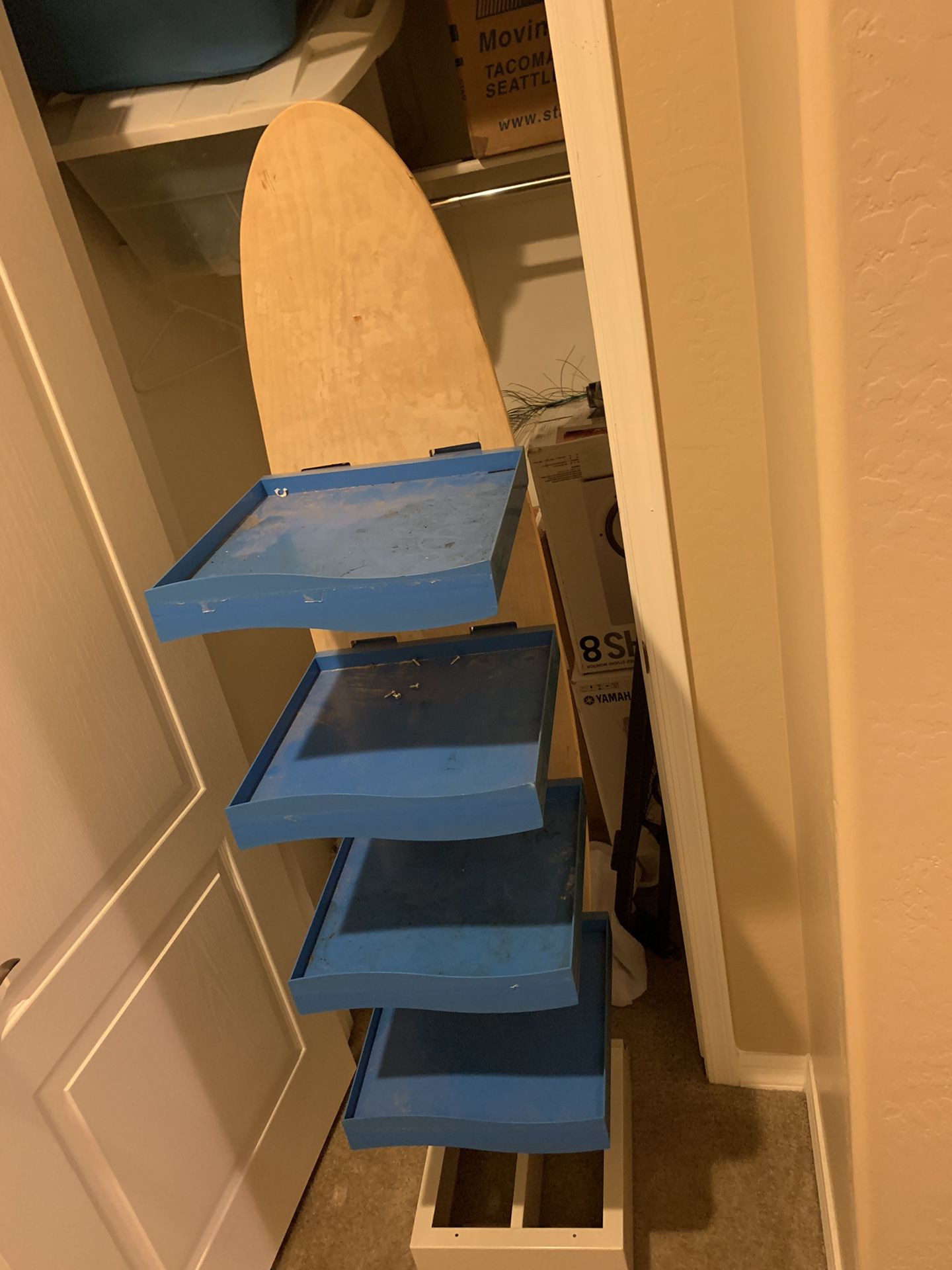 Surfboard shelf case