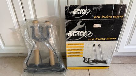 Spin Doctors Pro Truing Stand, New!!! Pickup in Irvine/Tustin Is Welcome Automatic centering: The dual upright arms move in unison to keep the wheel c