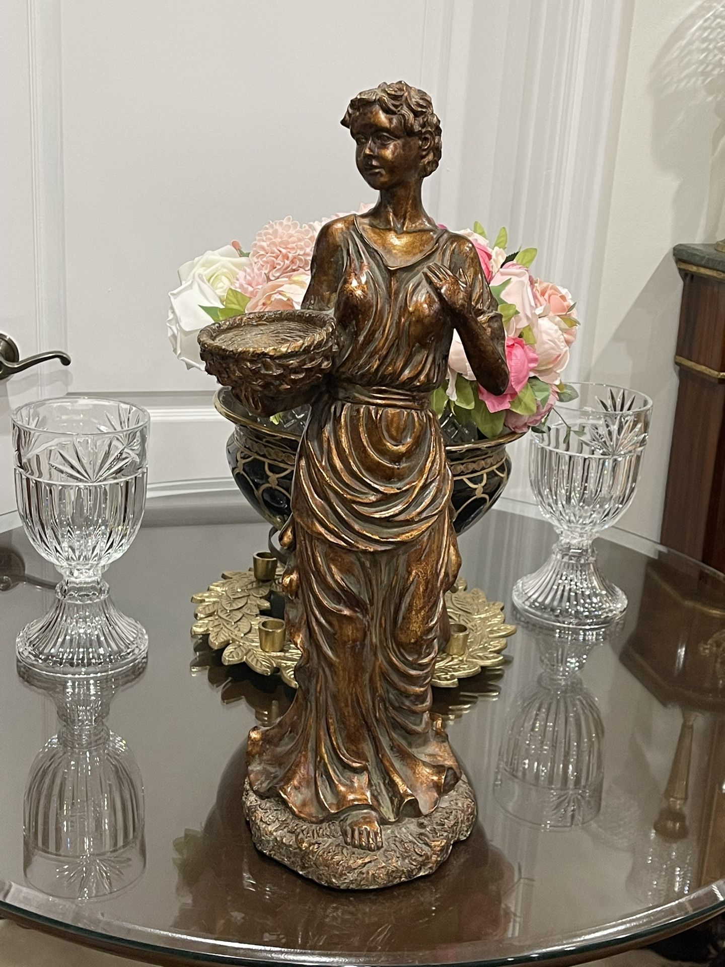 Beautiful Vintage Sculpture of Lady with Basket🌷