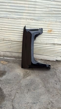 2014 to 2018 Chevrolet Silverado passenger side fender OEM Good condition