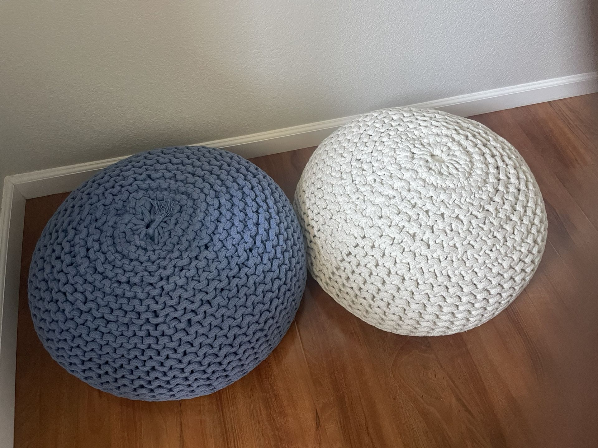 Pouff ottoman