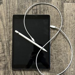 Ipad (9th gen) w/ Apple pencil, case, charger