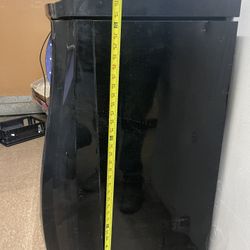 Medium Refrigerator 