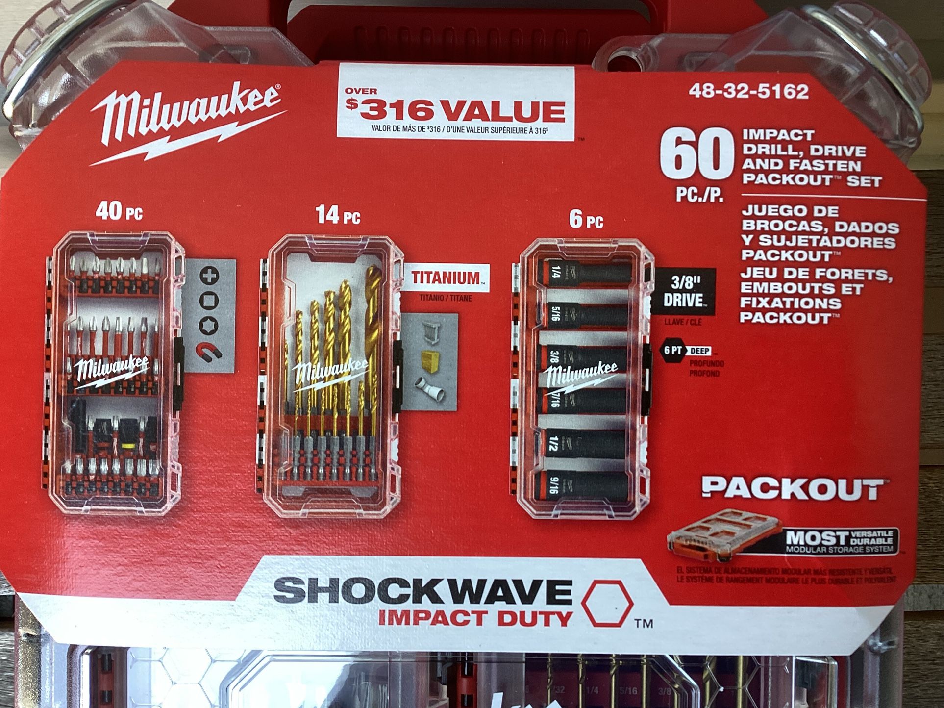 Milwaukee SHOCKWAVE Impact Duty Alloy Steel Screw Driver Bit Set with PACKOUT Case (60-Piece). Brand NEW. NUEVO.