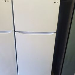 Lg Top Frezeer 30 Inches Wide