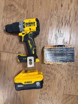 DeWalt 20V XR Brushless Drill with Battery and Bits