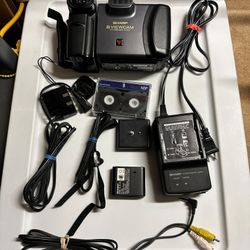 Sharp VL-E34U ViewCam Video8 Video camcorder 8mm Cassette Playback Tape Player Camera