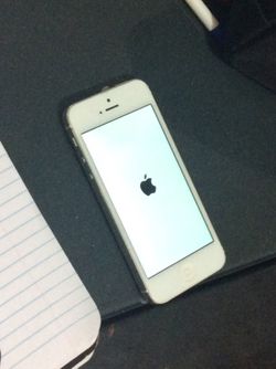 IPHONE 5 UNLOCKED WORKS WITH METROI CRICKET ATT OR ANY COMPANY ITS 64GB CAPACITY