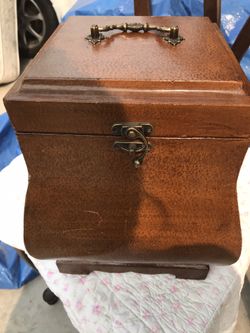 Caja de madera tipo joyero hermosa y de madera pesada