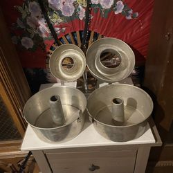 4 Vintage Cake Mold 