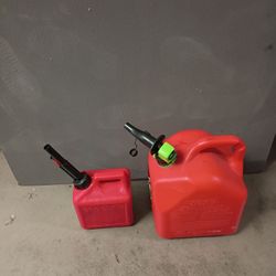 1 Gallon And 5 Gallon Gas Cans