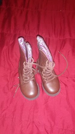 Girl brown boots