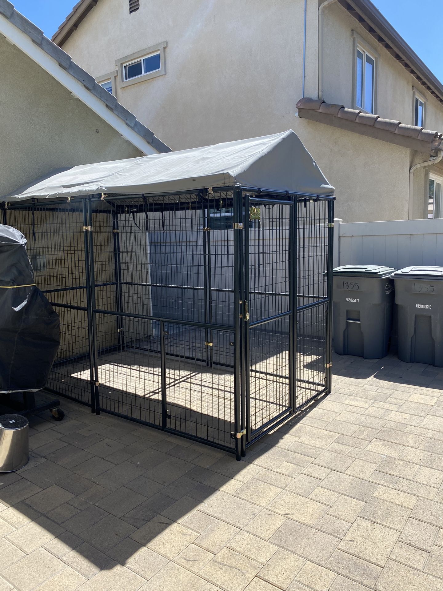 Retriever 6 ft. x 5 ft. x 10 ft. Welded Wire Lodge Expandable Dog Kennel