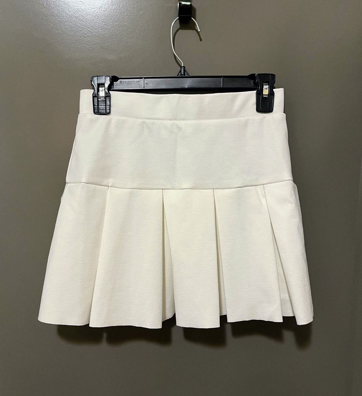 Lioness Tennis Skirt White Pleated- Size Small