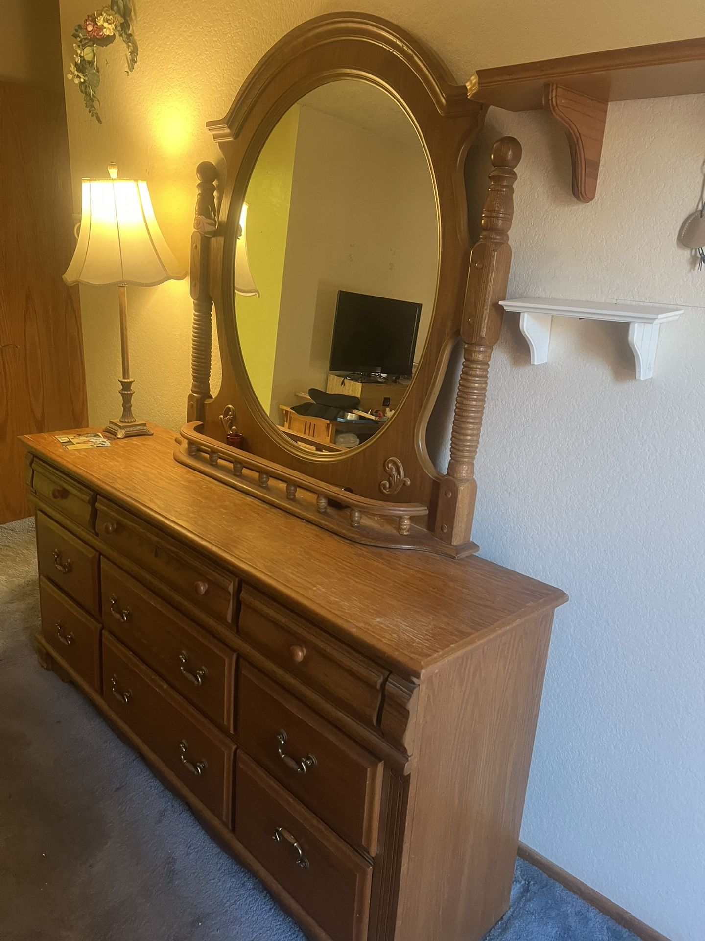 Dresser With Mirror