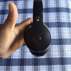 Beats Solo Pro 