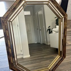 Venetian Hexagon Giltwood Gold Vain Wall Mirror