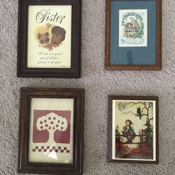 Small Wall Hangings Pictures , lot of 4, like new conditions 