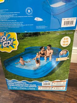FAMILY LOUNGE POOL