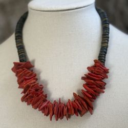 Vintage Jewelry - 1970s 1980s Wood Beads Carved Boho 70s 80s