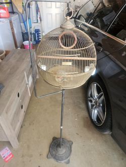 Vintage Hendryx bird cage